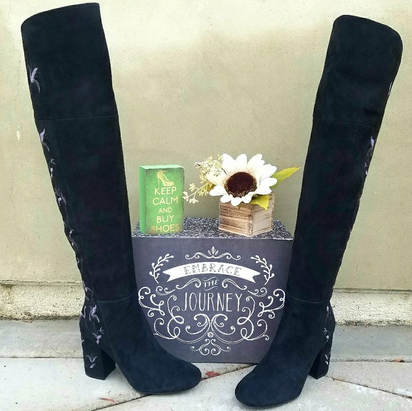 Gorgeous Embroidered Kenneth Cole OTK Boots - Picture 4 of 7